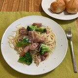 うちの麺　ソーセージとブロッコリーのスパゲティ